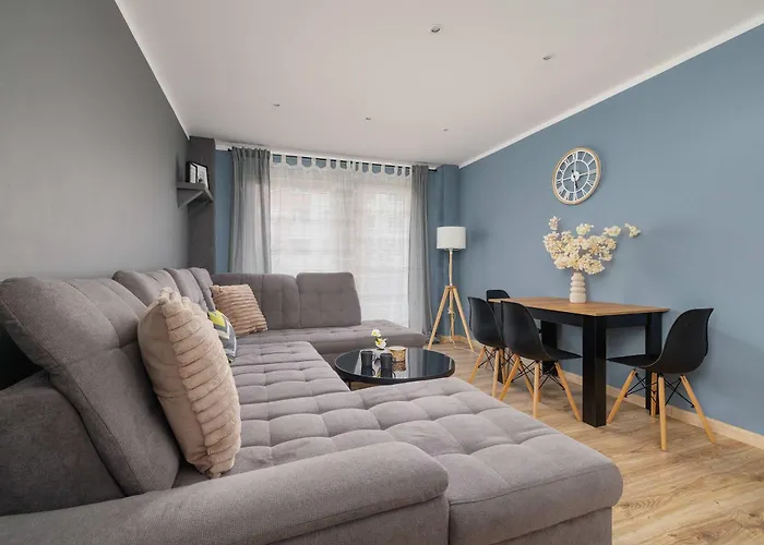 Blue And Family In With Two Bedrooms And Balcony By Renters *