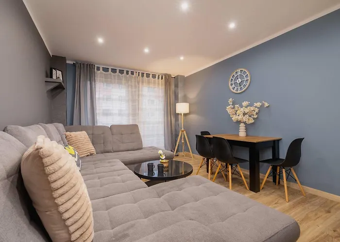 Blue And Family In With Two Bedrooms And Balcony By Renters * カトヴィツェ