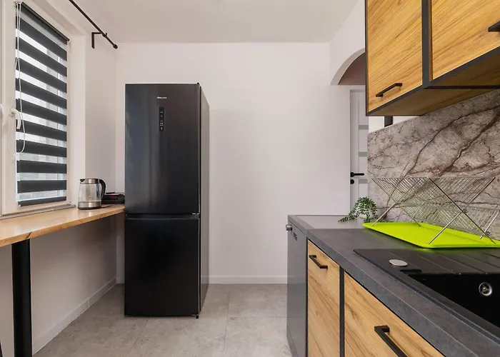 Blue And Family In With Two Bedrooms And Balcony By Renters