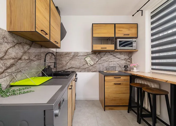 Daire Blue And Family In With Two Bedrooms And Balcony By Renters Katoviçe