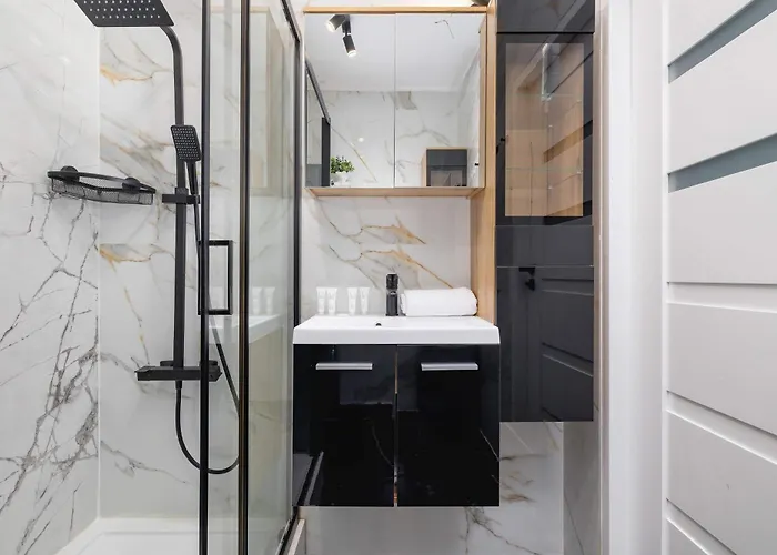 Daire Blue And Family In With Two Bedrooms And Balcony By Renters Katoviçe